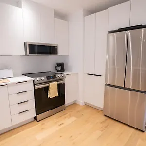 https://beautifully-renovated-3br-downtown-2min-to-metro.hotels-in-montreal.org